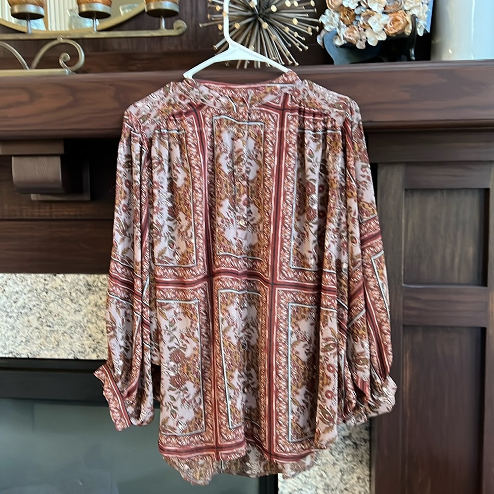 Gorgeous blouse - perfect for fall!